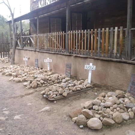 Bonnie Springs Ranch Motel Blue Diamond Extérieur photo