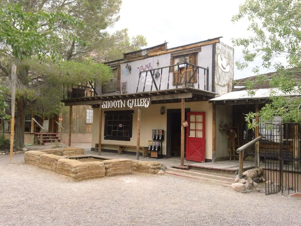 Bonnie Springs Ranch Motel Blue Diamond Extérieur photo