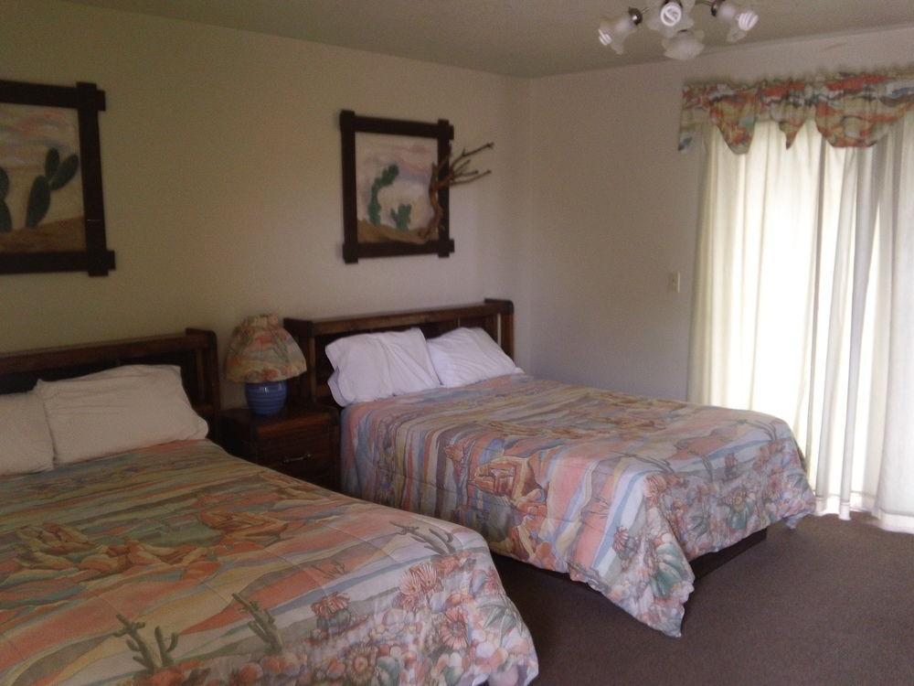 Bonnie Springs Ranch Motel Blue Diamond Extérieur photo