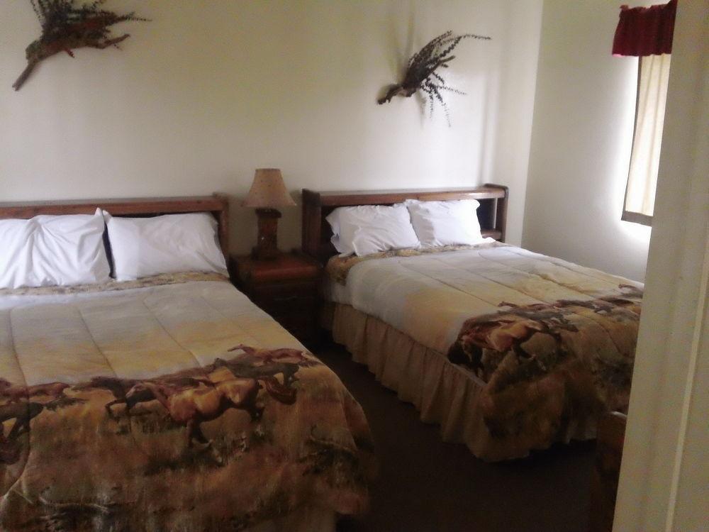 Bonnie Springs Ranch Motel Blue Diamond Extérieur photo
