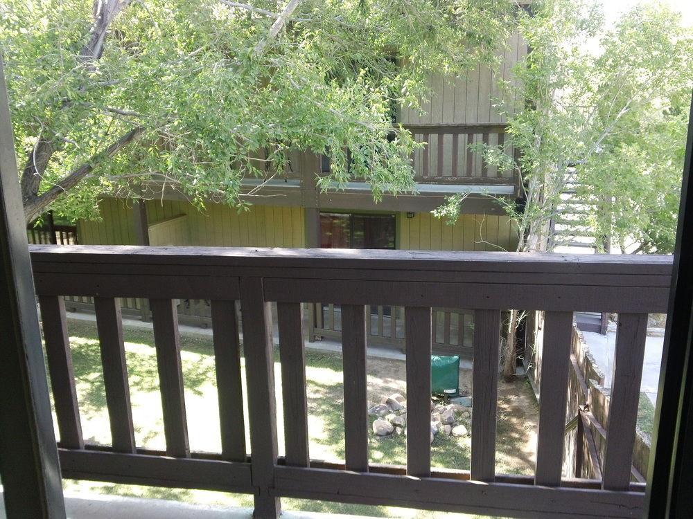 Bonnie Springs Ranch Motel Blue Diamond Extérieur photo