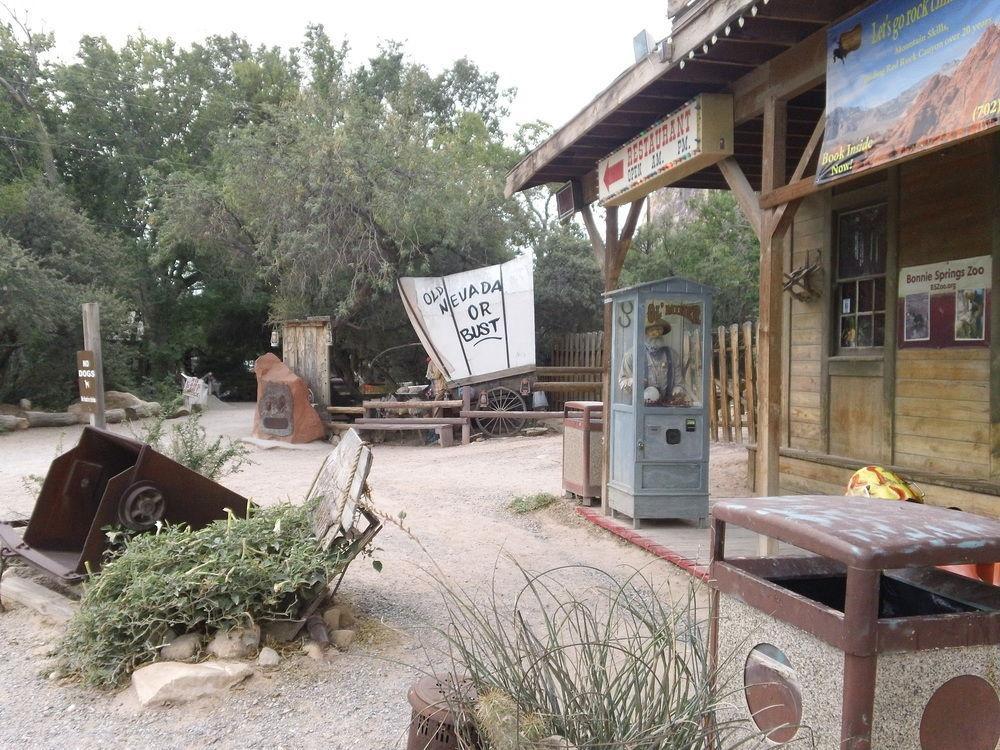 Bonnie Springs Ranch Motel Blue Diamond Extérieur photo